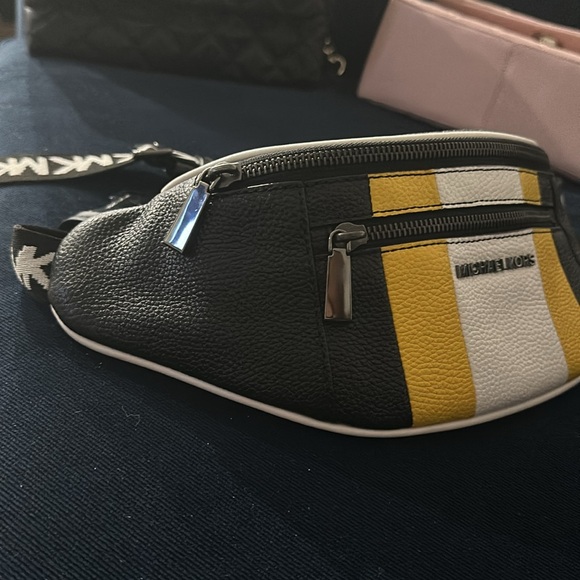 Michael Kors Fanny Pack - Picture 2 of 4